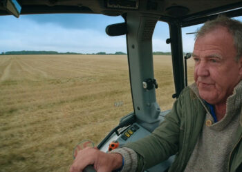 Jeremy clarkson troca supercarros trator