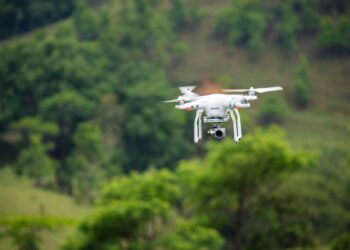 Melhor drone agro carrega quilos