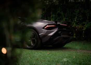 Fazendeiros dirigir lamborghinis investidor renomado