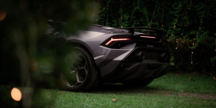 Fazendeiros dirigir lamborghinis investidor renomado