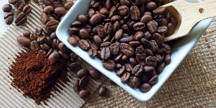 Café fica caro colheita quase