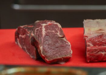Começa investigar preço carne gigantes