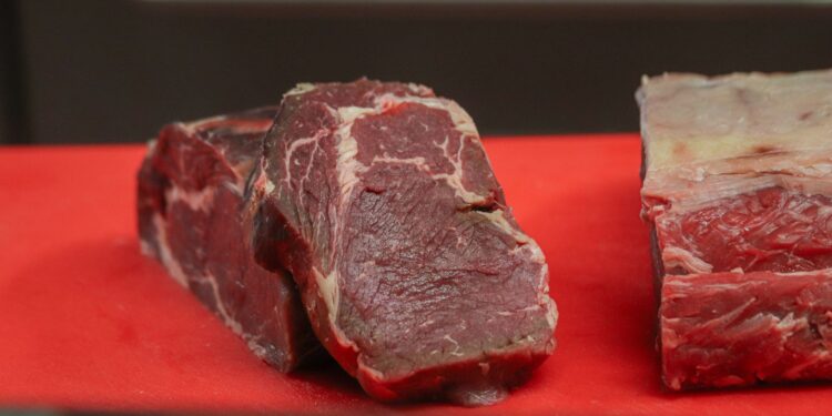 Começa investigar preço carne gigantes