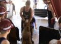 Mulher conseguia calçar próprias meias