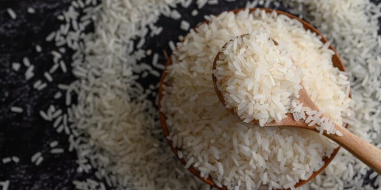Arroz vai ficar mais caro no supermercado? Produção brasileira deve cair pelo segundo ano seguido: veja o que isso pode significar para o seu bolso