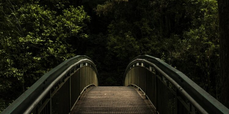 Briga por terras atravessa gerações e transforma duas fazendas do interior de SP em cenário de uma história assustadora: ponte sobre um rio concentra relatos de vultos, barulhos estranhos e aparições durante a madrugada
