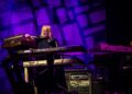 Astro rock leva piano santuário