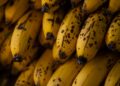 Bananas rejeitadas manchas casca ganham