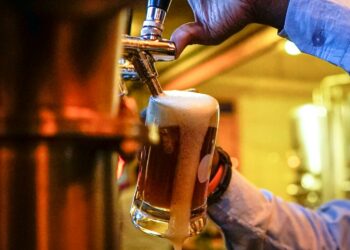 Dono cervejaria deixa jogar fora