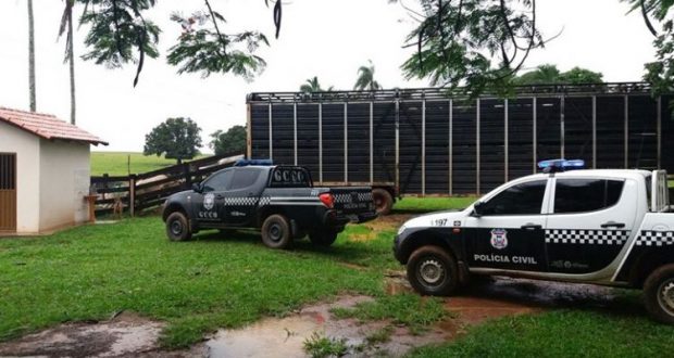 policia prende ladroes de gado