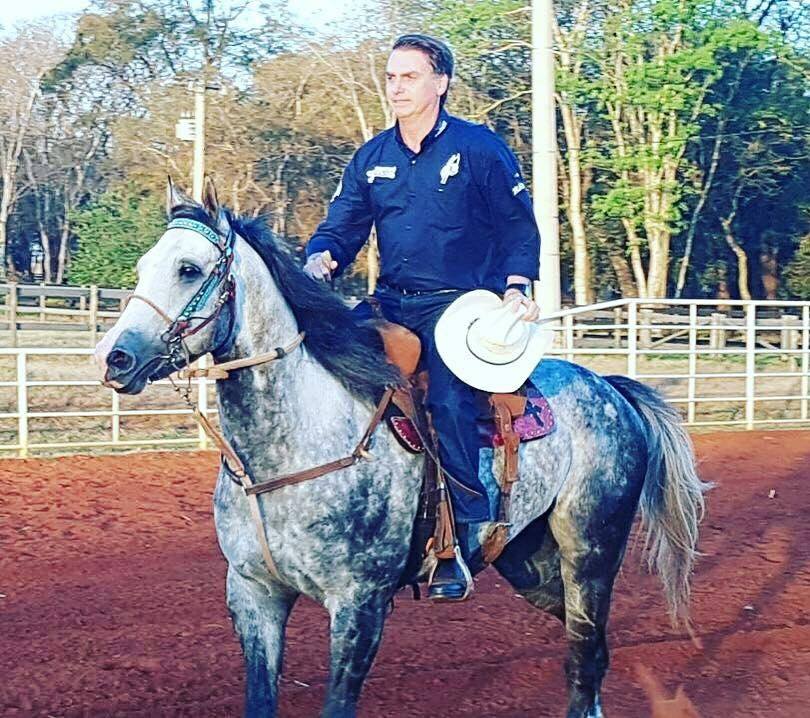 bolsonaro-cavalo-em-barretos