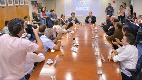jair-bolsonaro-abcz-discursando