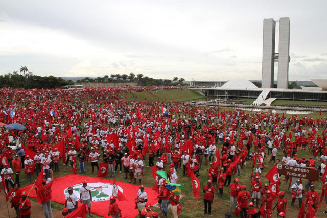 mst-em-brasilia-congresso-nacioanal mst-em-brasilia-congresso-nacioanal