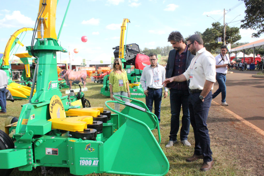 jf-maquinas-e-leo-chaves-agrishow 2018