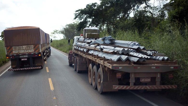 caminhão transporte