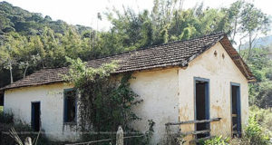 casa abandonada fazenda