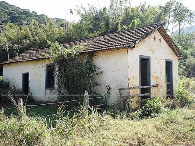 casa abandonada fazenda