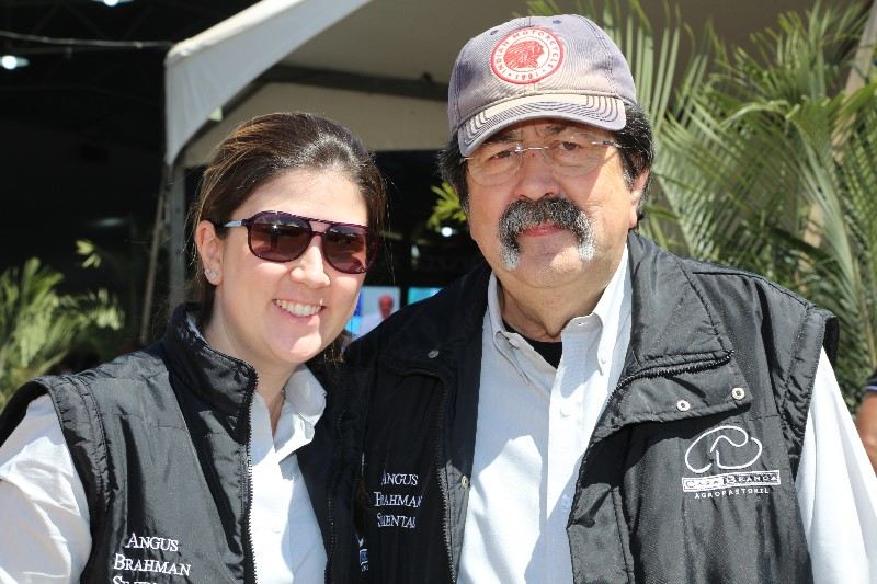 Fabiana Marques e Paulo de Castro Marques, diretores da Casa Branca Agropastoril