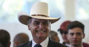 jair-bolsonaro-de-chapeu