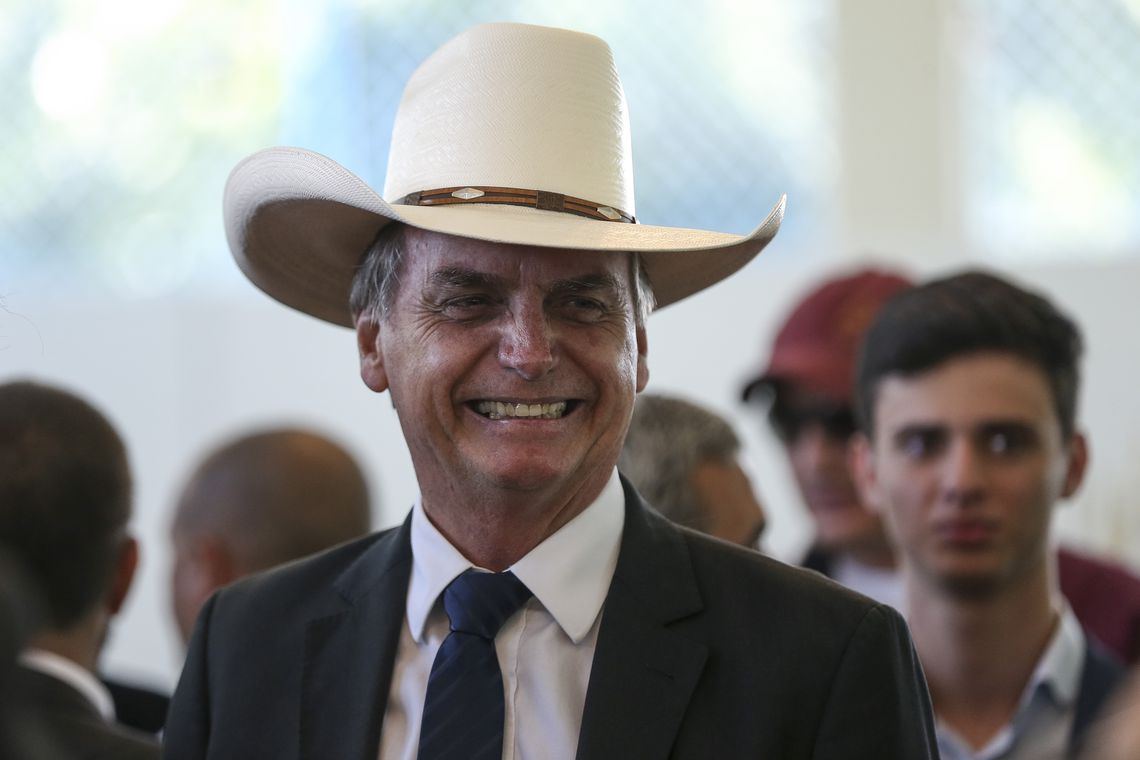 jair-bolsonaro-de-chapeu