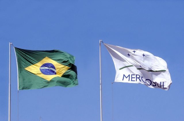 Bandeira-MErcosul-640x424