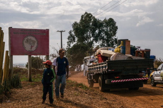 PM-cumpre-mandado-e-retira-familias-do-MST-de-faze0295480900201907301832