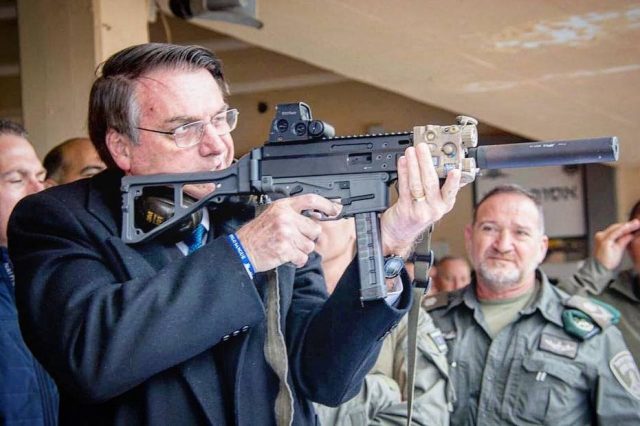 Bolsonaro posse de arma
