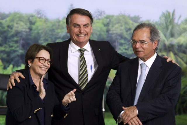 Tereza Cristina, o presidente Jair Bolsonaro, e o ministro da Economia, Paulo Guedes