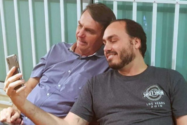 bolsonaro-carlos-1024x683