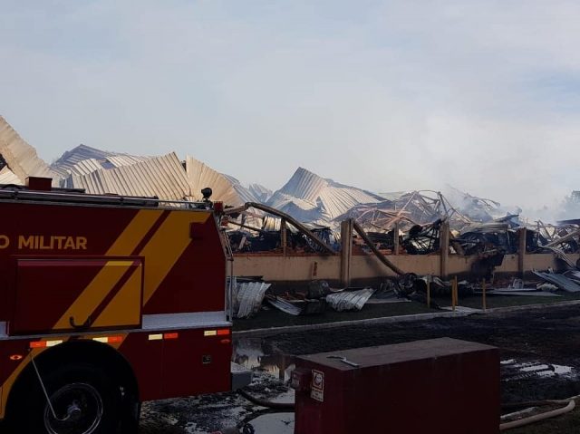 Incêndio destrói depósito de algodão em Itumbiara (GO)