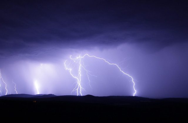 flash-1455285_1920-e1552302936700
