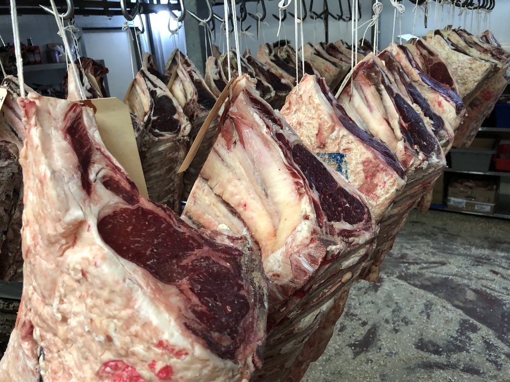 hanging-of-meat-dry-aged