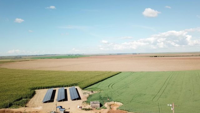Solbras e Valley lançam pivô acionado por energia solar