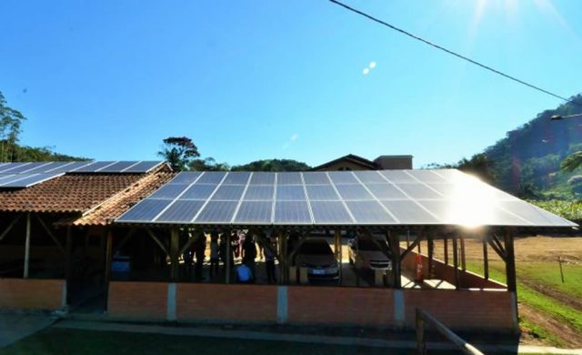energia-fotovoltaica-no-campo energia-fotovoltaica-no-campo
