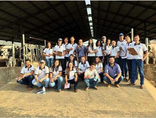 Técnico em Agropecuária da Fundação Roge