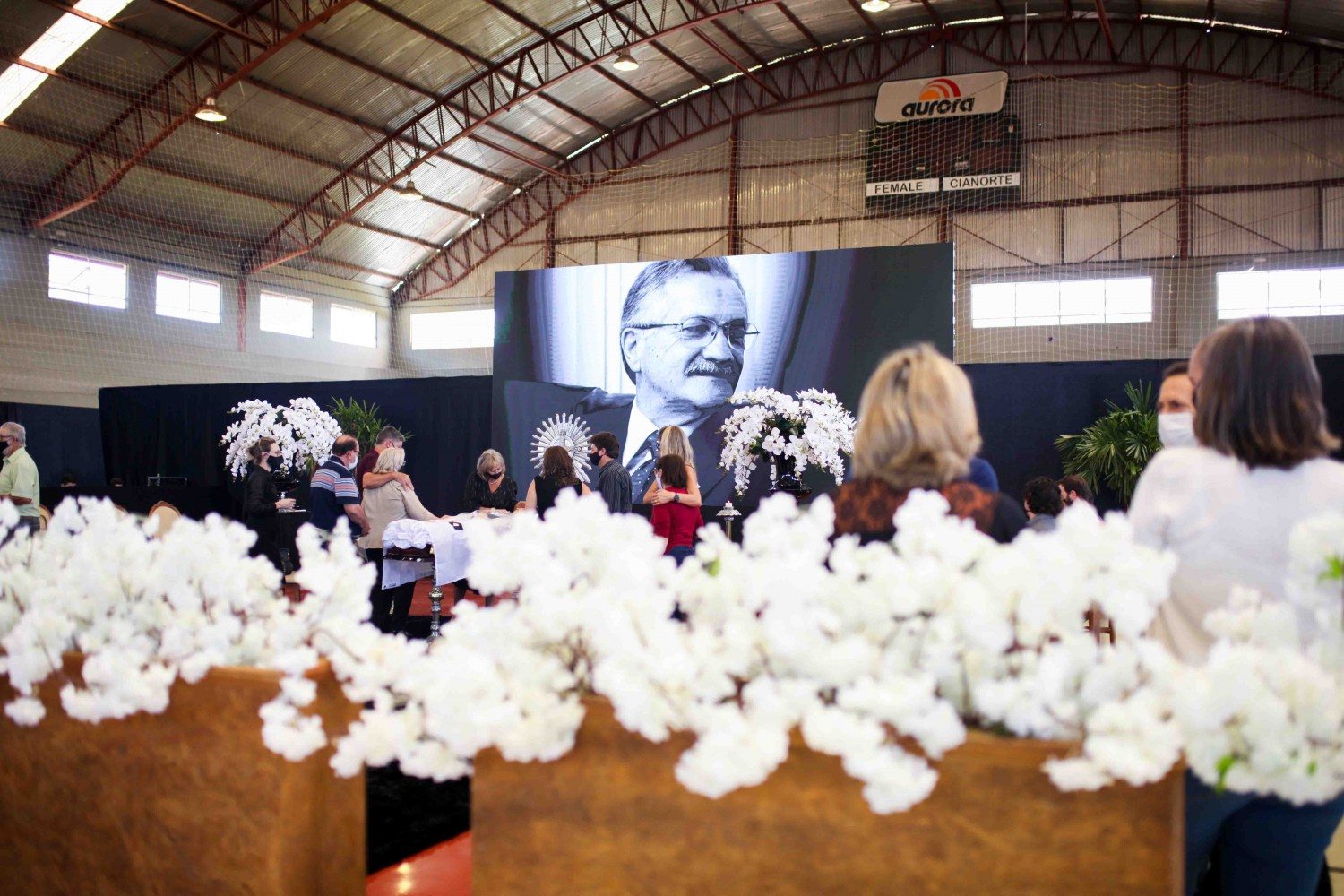 Chapecó se despede de um dos maiores líderes cooperativistas do Brasil