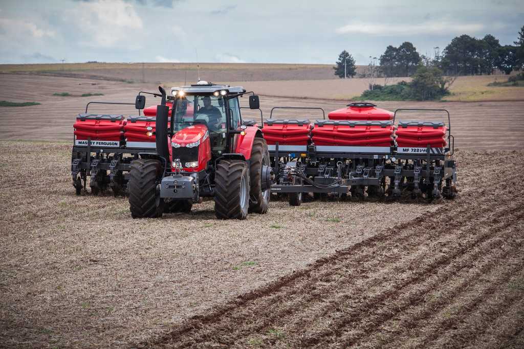 Massey Ferguson apresenta novos tratores MF 6714 e MF 6714R Dyna-4