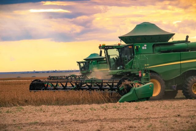 colheitadeira john deere colhendo soja colheitadeira john deere colhendo soja