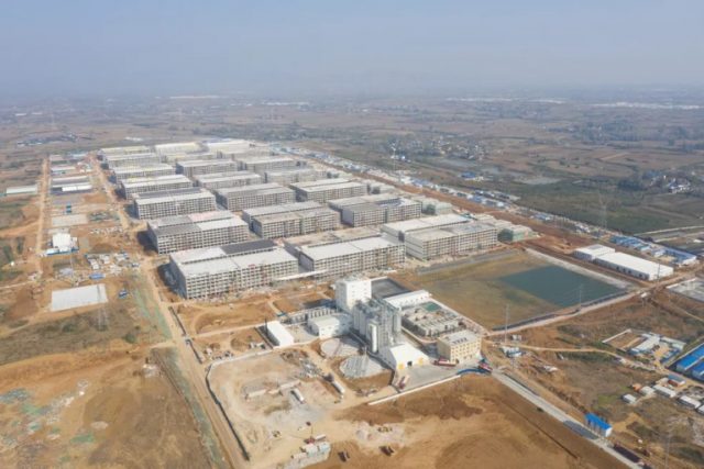 Imagem feita por drone mostra complexo de granjas da Muyuan Foods — Foto: Reuters