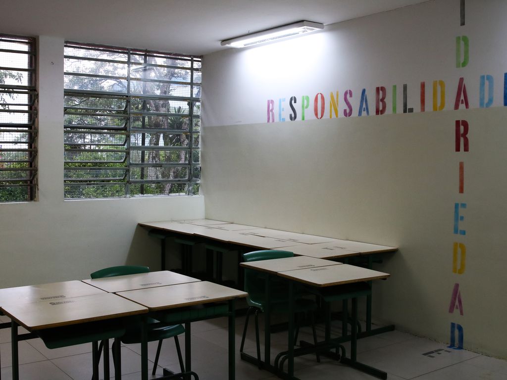São Paulo - Intervenções artísticas realizadas pelo projeto Escola Criativa, promovido pelo Instituto Choque Cultural, na Escola Municipal de Ensino Fundamental Presidente Campos Salles, na Cidade Nova Heliópolis, zona sul.