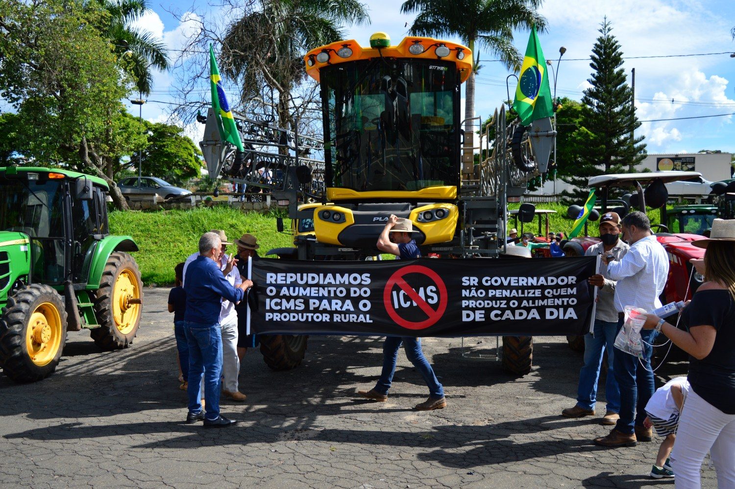 tratoraco contra aumento de impostos 