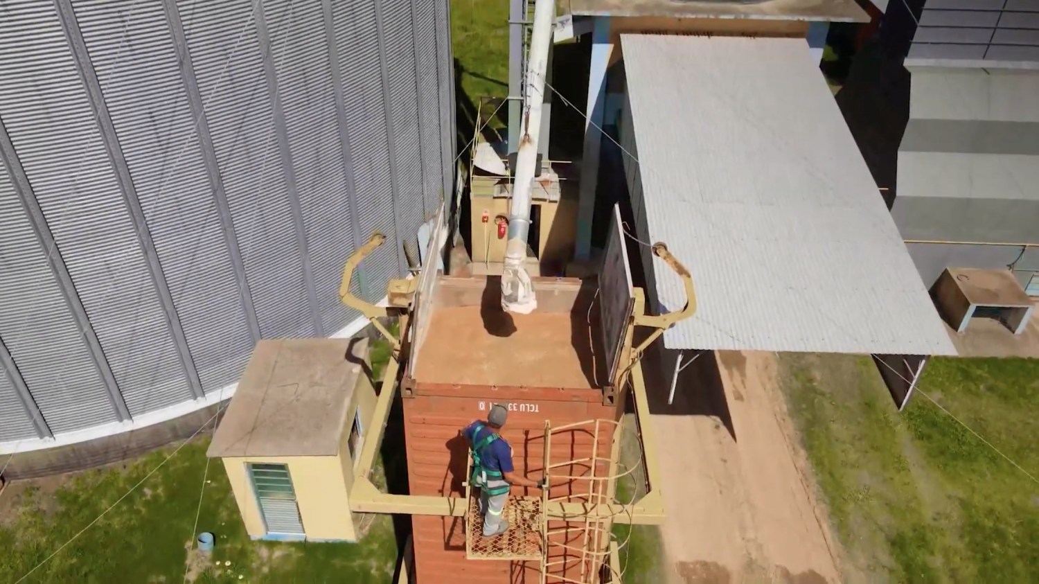 Gigante logística cria projeto inédito de estufagem de trigo em contêineres