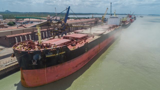 carregamento de graos no porto do arco norte em itaqui carregamento de graos no porto do arco norte em itaqui