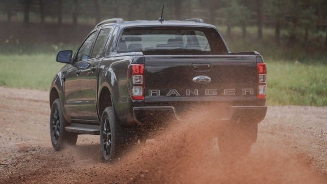 ford-ranger-black-2022-3