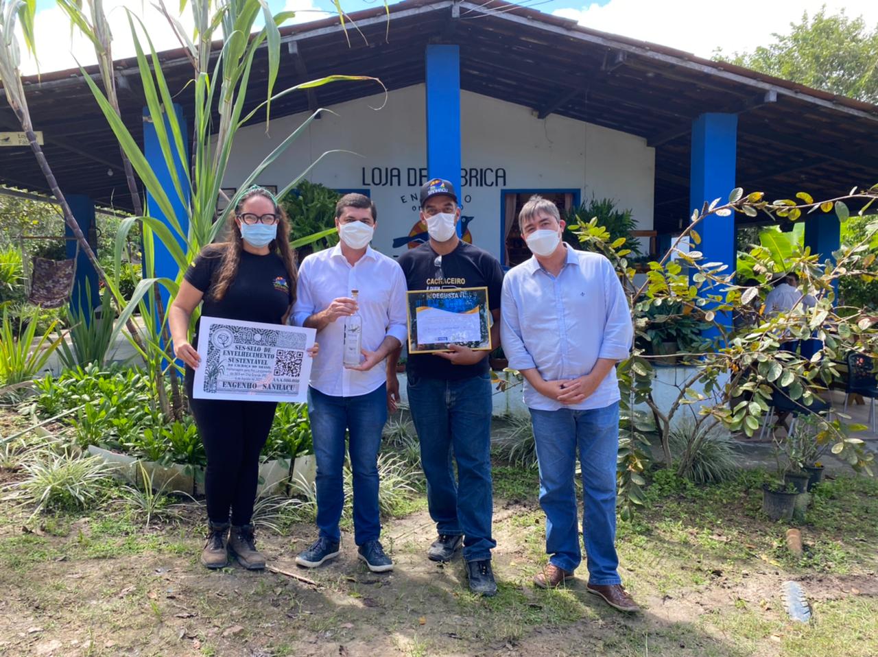 Da Sanhaçu, Elk e Oto Barreto, ao lado do prefeito de Chã Grande Diogo Alexandre e José Bertotti, secretário de Meio Ambiente de Pernambuco