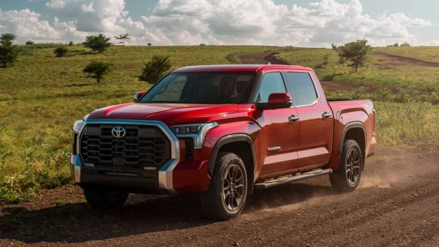 2022-toyota-tundra-limited-trd-off-road-exterior-front-quarter (2)
