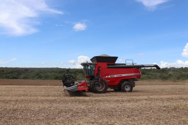 colheitadeira massey ferguson