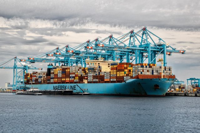 Maersk emite primeiro título verde para financiar navios movidos a metanol