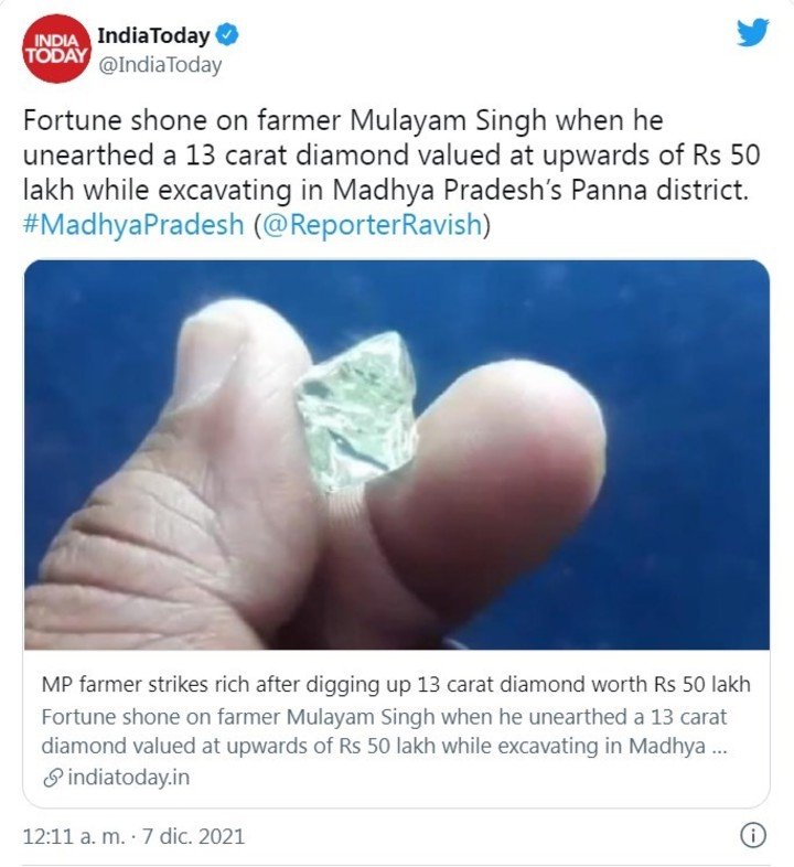 Mulayam Singh desenterrou este diamante de 13 quilates avaliado em mais de 5.000.000 rúpias (US $ 67.000) na segunda-feira (Twitter).
