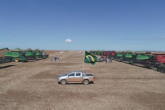 Final de colheita de soja na Bahia - Luiz Eduardo Magalhaes - fotao